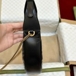 Túi Xách Nữ Gucci Marmont Siêu Cấp Màu Đen Khoá Vàng 21x13cm (2)