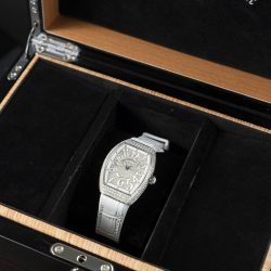 Đồng Hồ Frack Muller V32 Màu Trắng Chế Tác Đính Full Kim Cương Nhân Tạo 36mm (2)