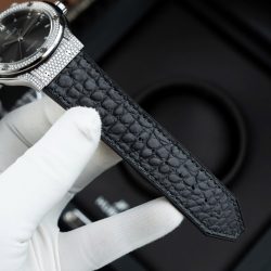 Đồng Hồ Hublot Classic Fusion Mặt Xám Chế Tác Vỏ Đính Full Kim Cương Thiên Nhiên 42mm (2)