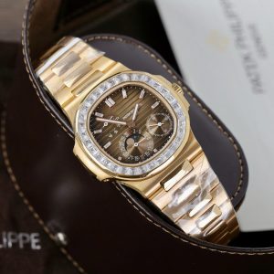 Đồng Hồ Patek Philippe Nautilus 5724R Mặt Nâu Tùy Chỉnh Bọc Vàng Thật + Kim Cương Moissanite Xưởng PPF 40mm (2)