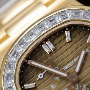 Đồng Hồ Patek Philippe Nautilus 5724R Mặt Nâu Tùy Chỉnh Bọc Vàng Thật + Kim Cương Moissanite Xưởng PPF 40mm (2)