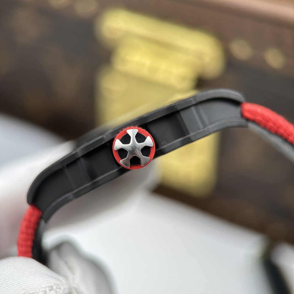 Đồng Hồ Richard Mille Chế Tác RM67-02 Vỏ Carbon Siêu Mỏng Siêu Nhẹ 37 Grams 38.7×47 (8)