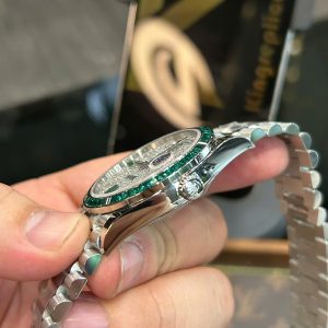 Đồng Hồ Rolex Day-Date Chế Tác Kim Cương Moissanite Trọng Lượng 200 Gram 40mm (2)