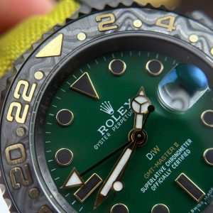 Đồng Hồ Rolex GMT-Master II Diw Replica 11 Vỏ Carbon Mặt Xanh Lá Cây 40mm (2)