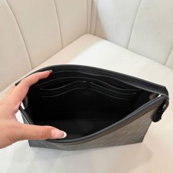 Túi Clutch Louis Vuitton Siêu Cấp Họa Tiết Monogram Màu Xám 26cm (2)