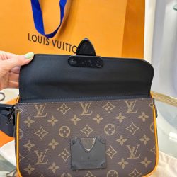Túi Nam Đeo Chéo Louis Vuitton LV S-Lock Messenger Radiant Sun Màu Nâu Siêu Cấp 22x12x8cm (2)