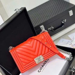 Túi Xách Chanel Boy Siêu Cấp Nữ Màu Đỏ Khóa Trắng 25cm (2)