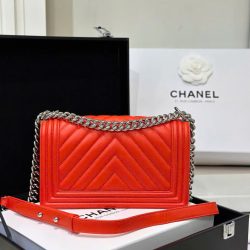 Túi Xách Chanel Boy Siêu Cấp Nữ Màu Đỏ Khóa Trắng 25cm (2)