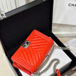Túi Xách Chanel Boy Siêu Cấp Nữ Màu Đỏ Khóa Trắng 25cm (2)
