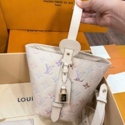 Túi Xách Louis Vuitton All In BB Siêu Cấp Da Bò Màu Kem Họa Tiết Dập Nổi 16x18x12cm (2)