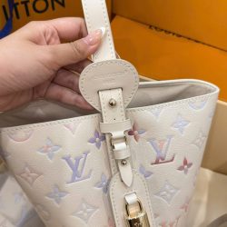 Túi Xách Louis Vuitton All In BB Siêu Cấp Da Bò Màu Kem Họa Tiết Dập Nổi 16x18x12cm (2)