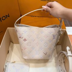 Túi Xách Louis Vuitton All In BB Siêu Cấp Da Bò Màu Kem Họa Tiết Dập Nổi 16x18x12cm (2)