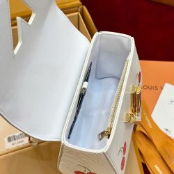 Túi Xách Louis Vuitton LV Twist Siêu Cấp Màu Trắng Họa Tiết Quả Cherry 19cm (2)