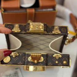 Túi Xách Louis Vuitton Siêu Cấp Dáng Máy Ảnh Họa Tiết Monogram Màu Nâu 14x10x5cm (2)