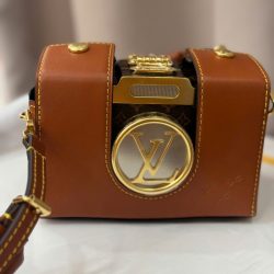 Túi Xách Louis Vuitton Siêu Cấp Dáng Máy Ảnh Họa Tiết Monogram Màu Nâu 14x10x5cm (2)