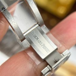 Đồng Hồ Audemars Piguet Royal Oak 77450 Fake Cao Cấp Mặt Tiffany Dây Kim Loại Xưởng OM 34mm (2)