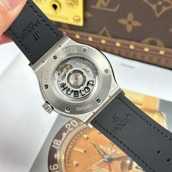Đồng Hồ Hublot Classic Fusion Rep 11 Màu Đen Trọng Lượng 84 Gram Siêu Nhẹ Xưởng JJZ 42mm (2)