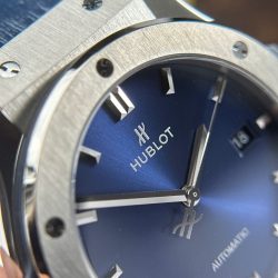Đồng Hồ Hublot Classic Fusion Replica 1 1 Màu Xanh Blue Trọng Lượng 84 Gram Siêu Nhẹ Xưởng JJZ 42mm (2)