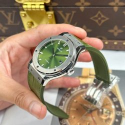 Đồng Hồ Hublot Classic Fusion Replica 11 Màu Xanh Lá Cây Trọng Lượng 84 Gram Siêu Nhẹ Xưởng JJZ 42mm (2)