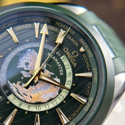 Đồng Hồ Omega Aqua Terra Worldtimer Replica 11 Màu Xanh Lá Cây Dây Cao Su Xưởng VS 43mm (2)