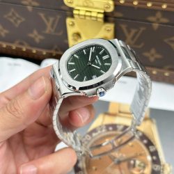 Đồng Hồ Patek Philippe Nautilus 5711 Rep Cao Cấp Mặt Xanh Lá Cây Máy Khắc Nhà Máy BBF 40mm (2)