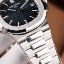Đồng Hồ Patek Philippe Nautilus 5711 Tùy Chỉnh Mặt Xanh Blue Máy Khắc Nhà Máy BBF 40mm (2)