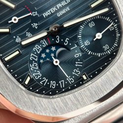 Đồng Hồ Patek Philippe Nautilus 5712 Rep 1 1 Mặt Xanh Blue Dây Da Máy Khắc Xưởng PPF 40mm (2)