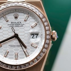 Đồng Hồ Rolex Land-Dweller 127334 Chế Tác Mặt Trắng Họa Tiết Tổ Ong Đính Đá Baguette 40mm (2)