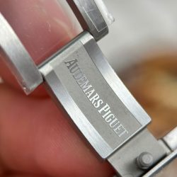 Đồng Hồ Audemars Piguet Replica 11 Royal Oak Jumbo Extra-thin Openworked 16204 Mặt Lộ Cơ Màu Trắng Nhà Máy ZF 39mm (2)