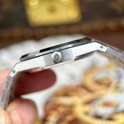 Đồng Hồ Audemars Piguet Replica 11 Royal Oak Jumbo Extra-thin Openworked 16204 Mặt Lộ Cơ Màu Trắng Nhà Máy ZF 39mm (2)