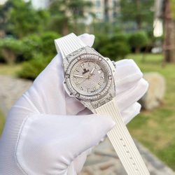 Đồng Hồ Hublot Big Bang One Click Màu Trắng Chế Tác Đính Full Kim Cương Moissanite 39mm (2)
