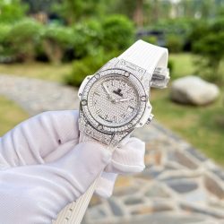 Đồng Hồ Hublot Big Bang One Click Màu Trắng Chế Tác Đính Full Kim Cương Moissanite 39mm (2)