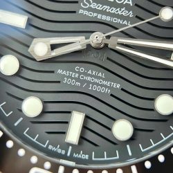 Đồng Hồ Omega Seamaster 300M Rep Cao Cấp Màu Đen Máy Cơ Thụy Sỹ Nhà Máy VS 42mm (2)