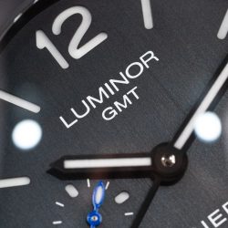 Đồng Hồ Panerai Luminor GMT PAM1176 Replica 11 Vỏ Carbon Dây Vải Nato Xưởng VS 44mm (1)