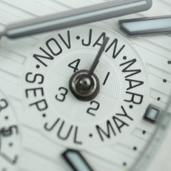 Đồng Hồ Patek Philippe Nautilus 5740 Rep 11 Mặt Trắng Máy Cơ Thụy Sỹ 40mm (1)