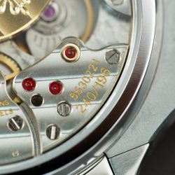 Đồng Hồ Patek Philippe Nautilus 5740 Replica 11 Mặt Xám Viền Đính Đá Baguette 40mm (2)