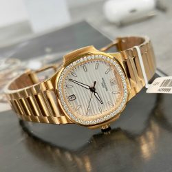 Đồng Hồ Patek Philippe Nautilus 7118 Replica 11 Mặt Trắng Viền Đính Kim Cương Moissanite 35 (2)