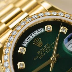 Đồng Hồ Rolex Day-Date 128348 Chế Tác Mặt Xanh Lá Cây Ombre Bọc Vàng 18K Viền Đính Moissanite 36mm (2)