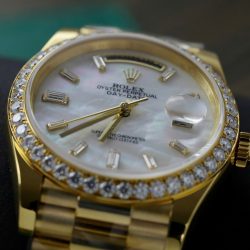 Đồng Hồ Rolex Day-Date Mặt MOP Chế Tác Bọc Vàng 18K Viền Đính Kim Cương Moissanite Xưởng GM 40mm (2)