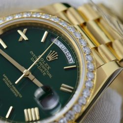Đồng Hồ Rolex Day-Date Mặt Xanh Lá Cây Chế Tác Bọc Vàng Thật Viền Đính Kim Cương Moissanite Xưởng GM 40mm (2)