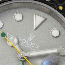 Đồng Hồ Rolex GMT-Master II DiW Replica 11 Vỏ Carbon Trắng Mặt Xám 40mm (2)