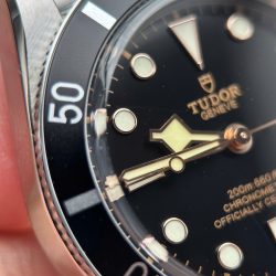 Đồng Hồ Tudor Black Bay Fifty Four Replica 11 Mặt Đen Máy Cơ Thụy Sỹ Nhà Máy ZF 37mm (2)