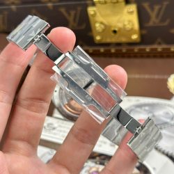 Đồng Hồ Vacheron Constantin Overseas Ultra-Thin 2000V Chế Tác Mặt Trắng Máy Cơ Thụy Sỹ Xưởng 8F 40mm (2)