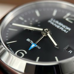 Panerai Luminor Quaranta PAM1365 Rep Cao Cấp Mặt Đen Dây Da Nhà Máy VS 40mm (2)