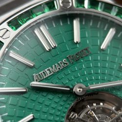 Đồng Hồ Audemars Piguet Rep 11 Royal Oak Selfwinding Flying Tourbillon 26730BC Mặt Xanh Lá Cây Đính Đá Baguette 41mm (2)