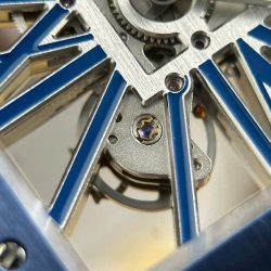 Đồng Hồ Cartier Santos Chế Tác Mặt Lộ Cơ Viền Xanh Dương Dây Kim Loại 39 (2)