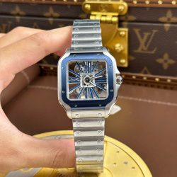Đồng Hồ Cartier Santos Chế Tác Mặt Lộ Cơ Viền Xanh Dương Dây Kim Loại 39 (2)