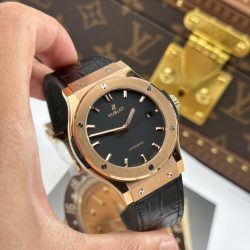 Đồng Hồ Hublot Classic Fusion King Gold Replica Cao Cấp Mặt Đen Máy Cơ Thụy Sỹ Xưởng JJZ 42mm (2)