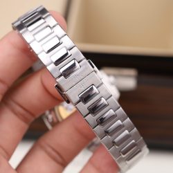 Đồng Hồ Patek Philippe Nautilus 7118 Fake Cao Cấp Mặt Trắng Máy Cơ Thụy Sỹ Nhà Máy GR 35.2mm