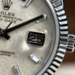 Đồng Hồ Rolex Day-Date Chế Tác Mặt Thiên Thạch Cọc Số Đá Baguette Nặng 186 Grams Xưởng QF 40mm (2)